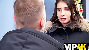 Monica A Si Užíva Drsný Sex S Vymáhačom Pohľadávok.