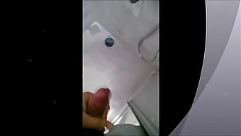 Pov Teini Masturbaatio Yllätys Cumshot